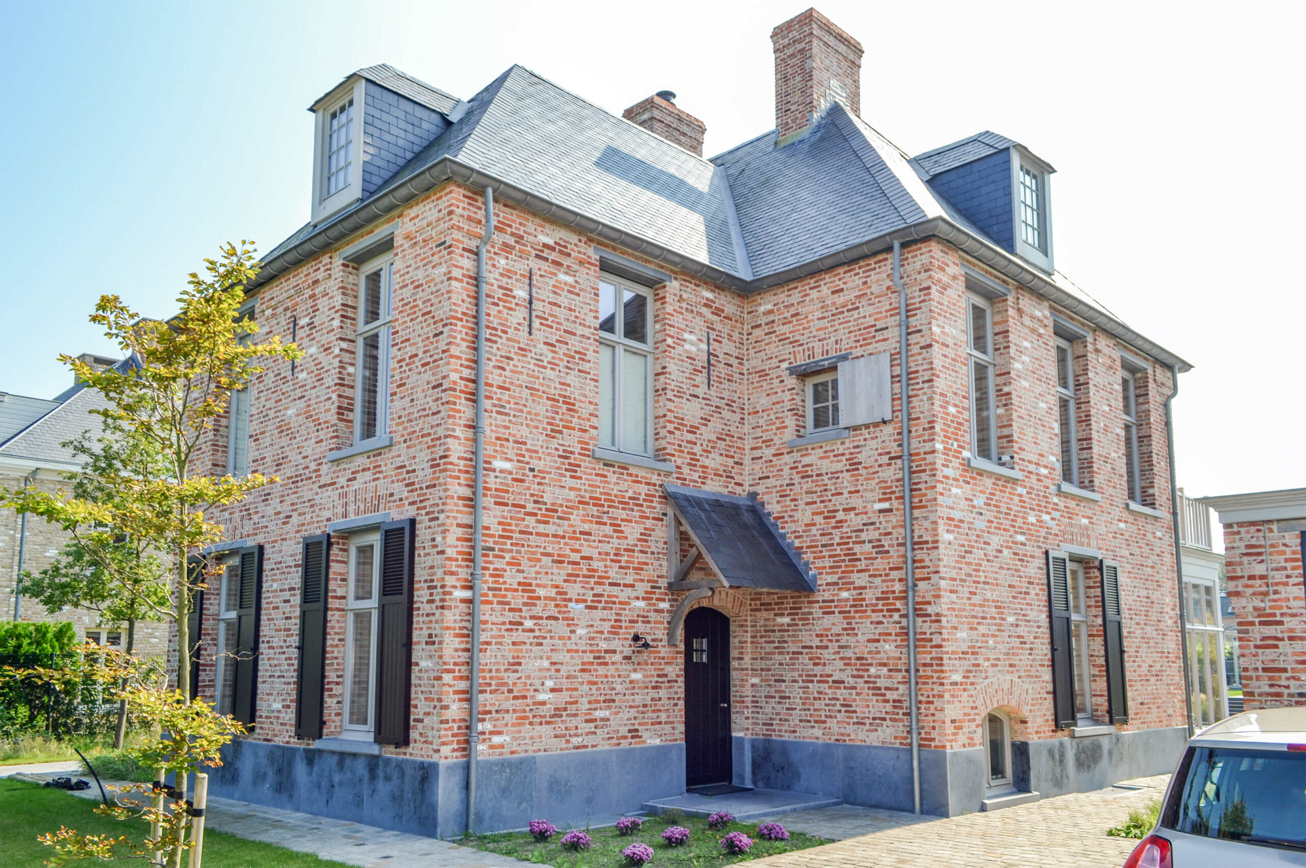 villa-kempische-stijl-vro-03 Vooraanzicht villa in Kempische stijl.